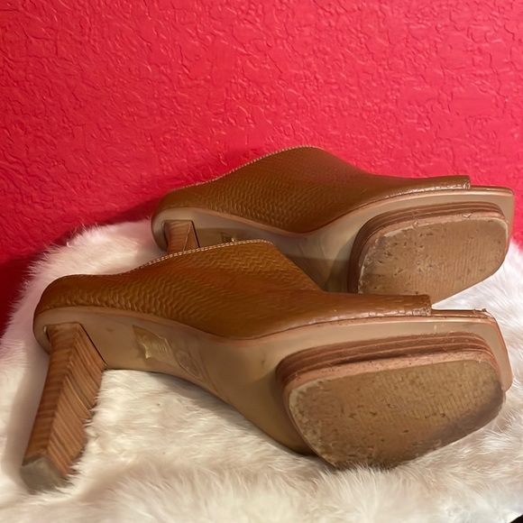 LISA LECROY Tan Brown Woven LEATHER Mules Open Toe Wood HEELS 9M! - Picture 6 of 7